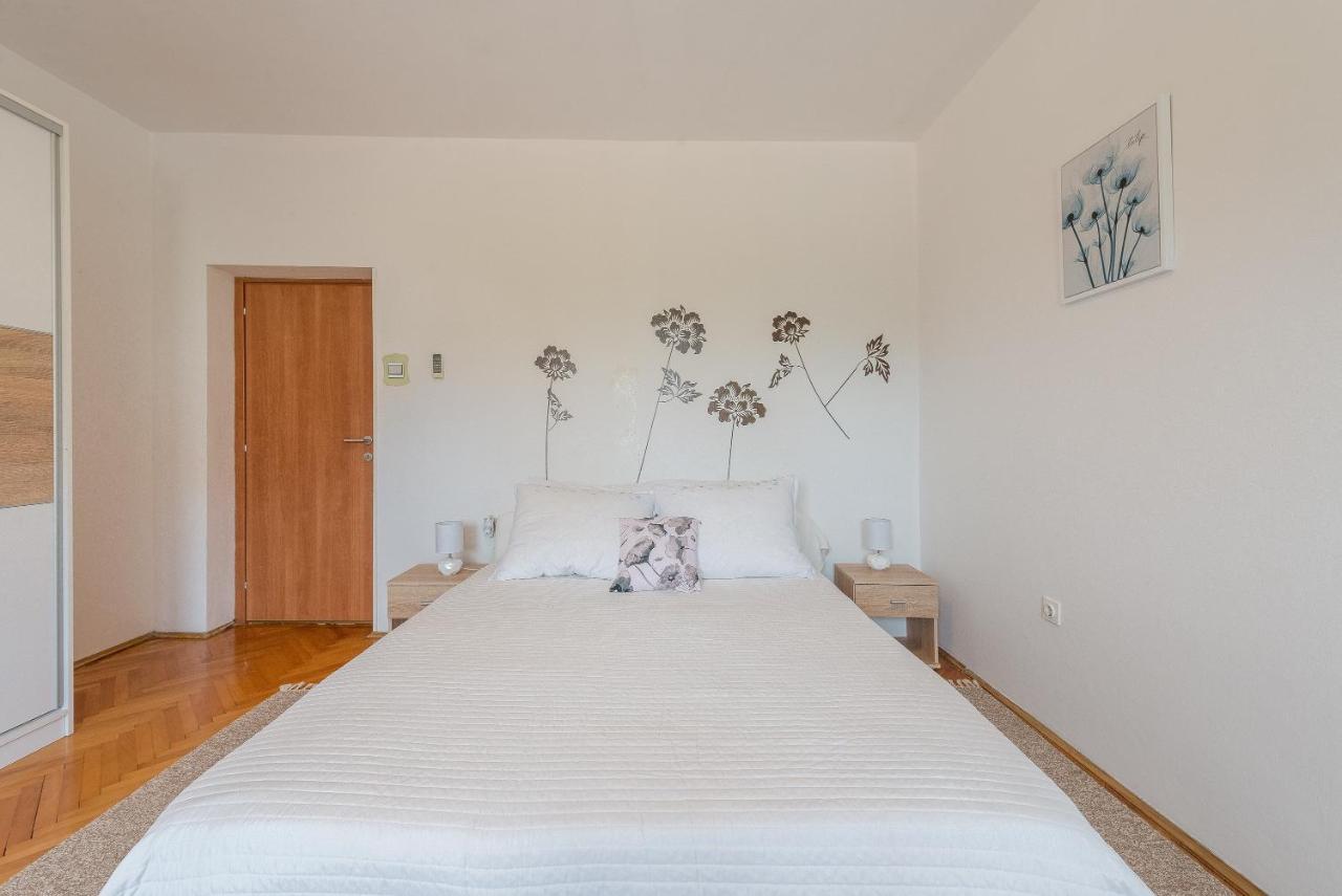 Apartments Villa Odesa With Shared Pool ซาดาร์ ภายนอก รูปภาพ