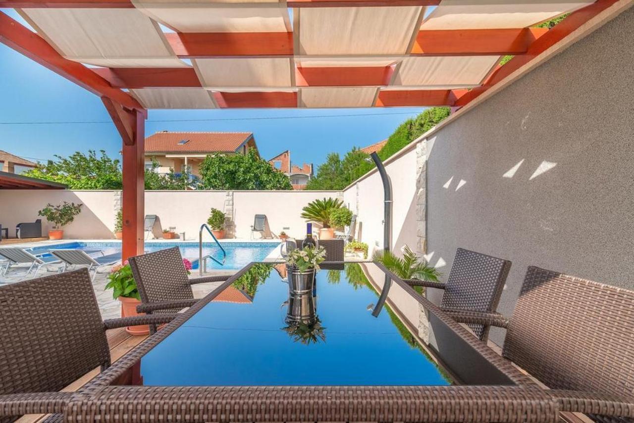 Apartments Villa Odesa With Shared Pool ซาดาร์ ภายนอก รูปภาพ