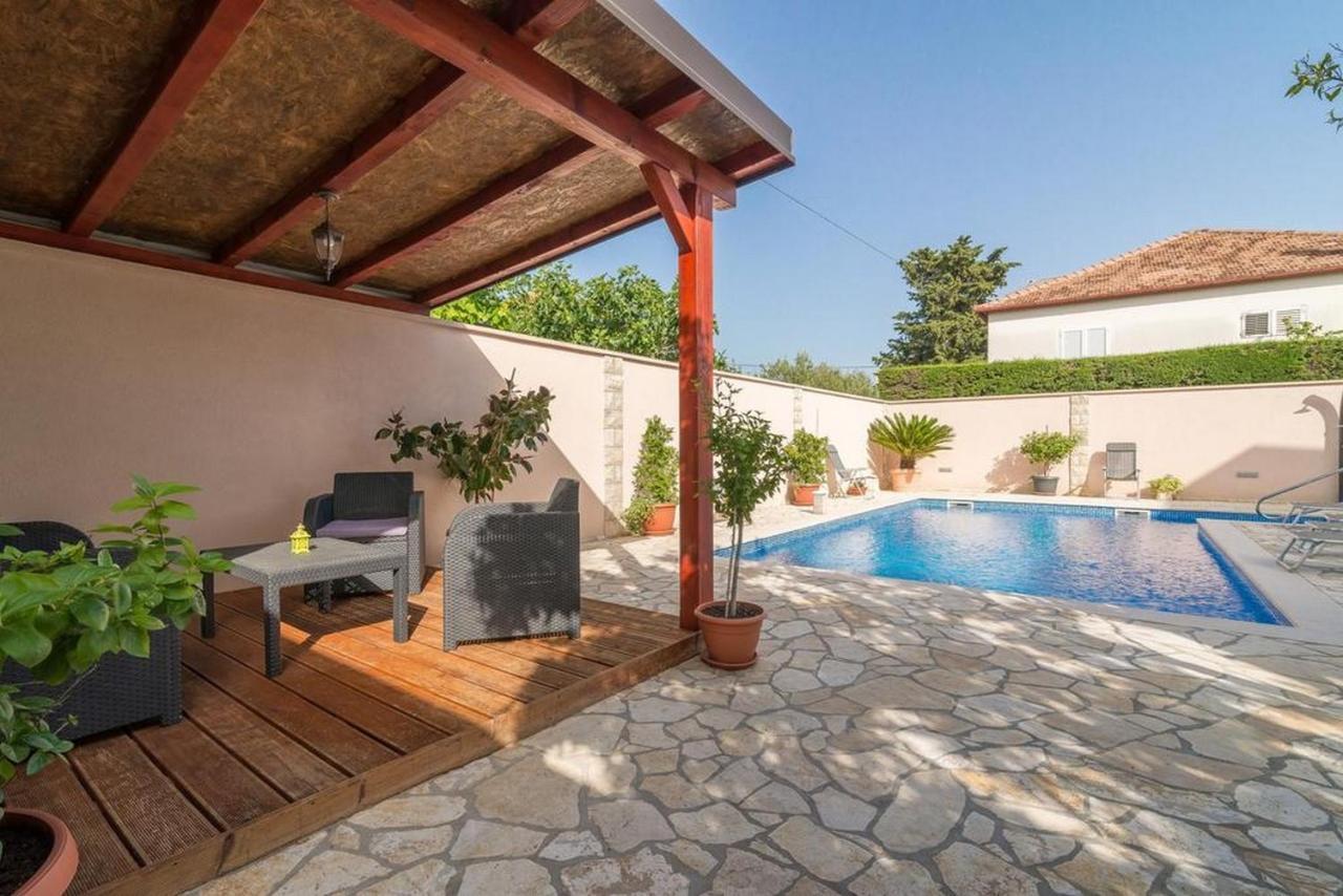 Apartments Villa Odesa With Shared Pool ซาดาร์ ภายนอก รูปภาพ