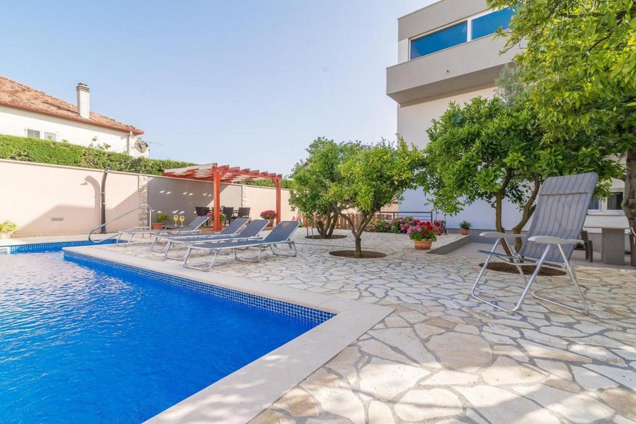 Apartments Villa Odesa With Shared Pool ซาดาร์ ภายนอก รูปภาพ