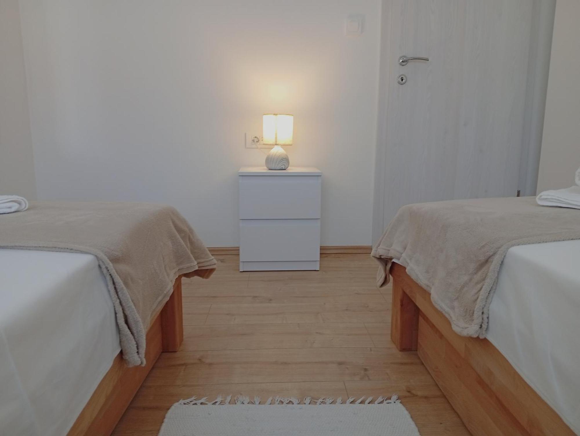 Apartments Villa Odesa With Shared Pool ซาดาร์ ห้อง รูปภาพ